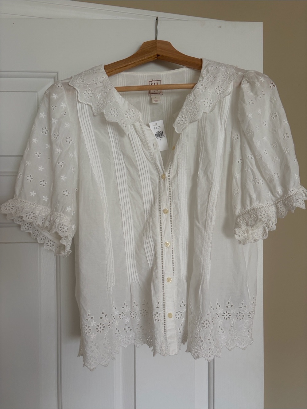 White Eyelet Button-Front Short Sleeve Top - Picture 9 of 13
